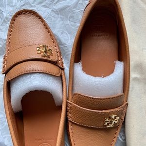 Like NEW Tory Burch Kira Loafers